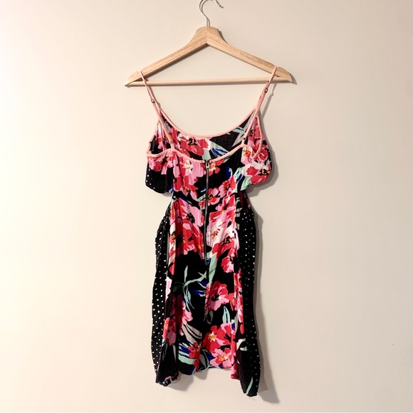 Roxy | black and pink floral cutout dress with adjustable straps Sz Medium - Picture 5 of 8